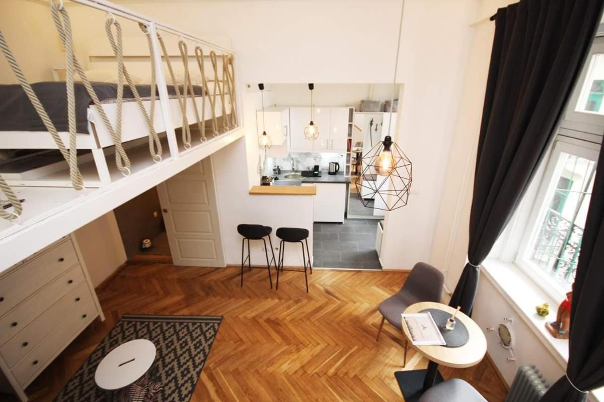 Lovely Downtown Home In Budapest Exterior photo